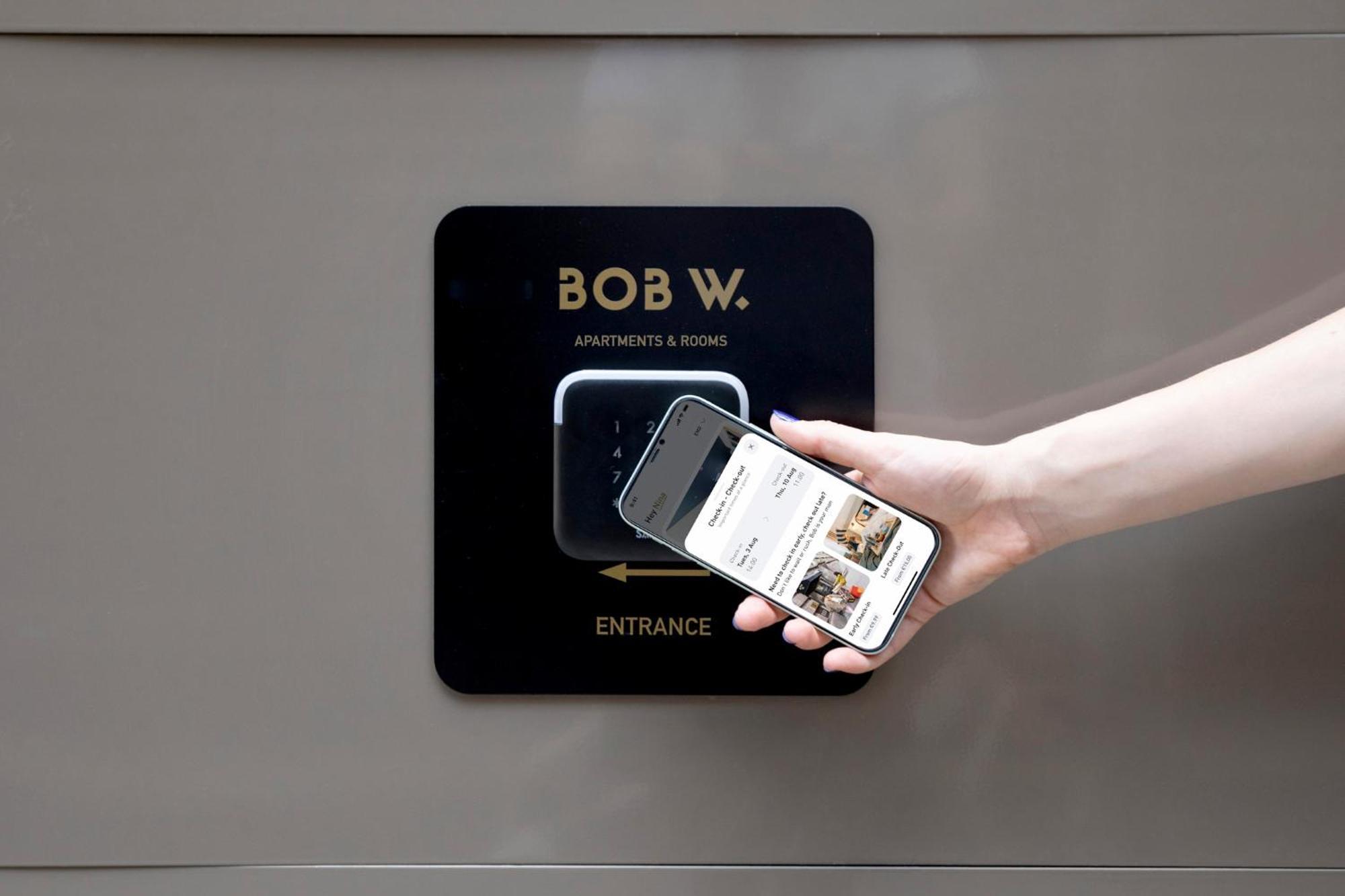 Bob W Ambassador Talin Exterior foto